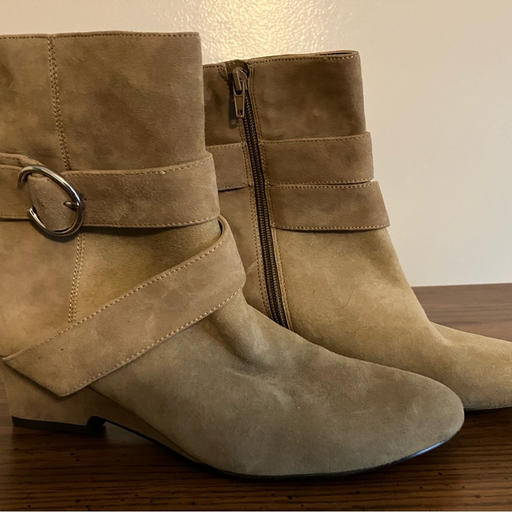 Nine West tan suede wedge booties